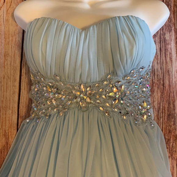 Formal Gown - Picture 2 of 5